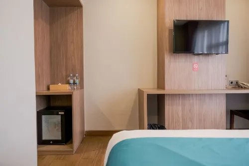 Sans Hotel Puri Indah Jakarta Phòng Photos
