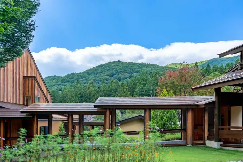 Hotel Sierra Resort Hakuba Exterior Photos