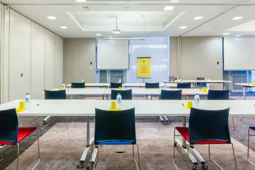 Golden Tulip Marseille Euromed Espaces Affaires Photos