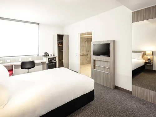 ibis Mackay Photos