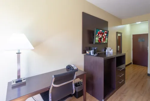 Red Roof Inn & Suites Indianapolis Airport Rooms Photos