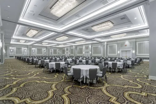 Hilton Columbus at Easton Restauration Photos