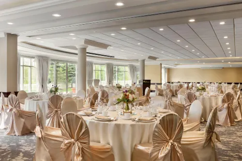 Hilton Garden Inn Niagara-on-The-Lake Dining Photos