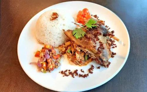 Plaza Inn Kendari Dining Photos