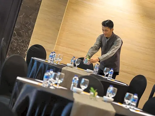 Delonix Hotel Karawang Fasilitas Bisnis Photos