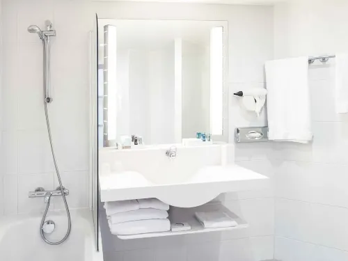 Novotel Paris Suresnes Longchamp Rooms Photos