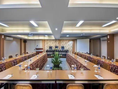 The Rizen Hotel Fasilitas Bisnis Photos