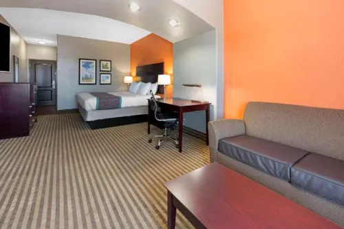 La Quinta Inn & Suites by Wyndham Houston Bush Intl Airpt E Zimmer Photos