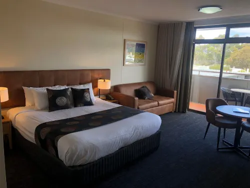 Comfort Hotel Adelaide Meridien Zimmer Photos