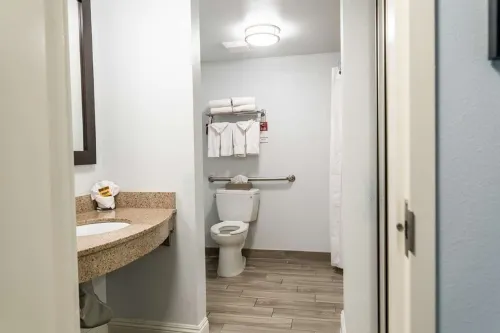 Best Western Plus Manhattan Beach Hotel Photos