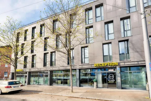 B&B HOTEL München-Moosach Extérieur Photos