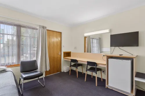 Martin Cash Motel Rooms Photos
