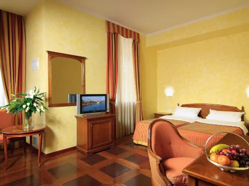 Hotel Kinsky Fountain Rooms Photos