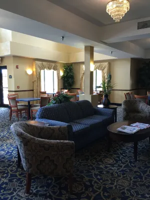 Holiday Inn Express & Suites Cleveland-Richfield Espaces publics Photos