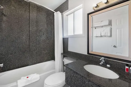 Howard Johnson by Wyndham Gananoque Chambres Photos