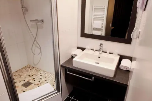 Kyriad Lyon Sud - Sainte Foy Rooms Photos