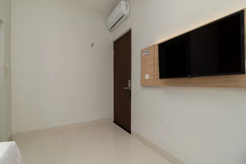 Urbanview Hotel Cengkareng Jakarta by RedDoorz Photos