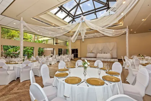 DoubleTree by Hilton Whittier Los Angeles Restauration Photos
