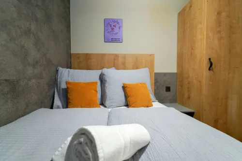 Chors Like a Hotel - Hostel Photos