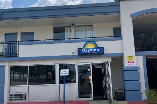 Days Inn by Wyndham Montgomery I-85 Extérieur Photos