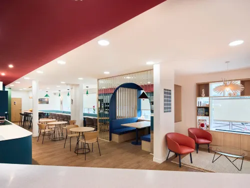 Hotel ibis Poissy. Espaces publics Photos