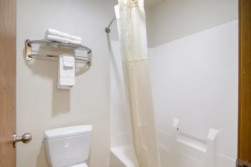 Quality Inn Kearney - Liberty Photos
