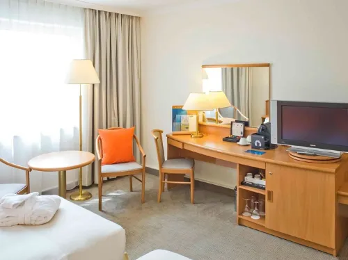 Novotel Poznan Centrum Photos