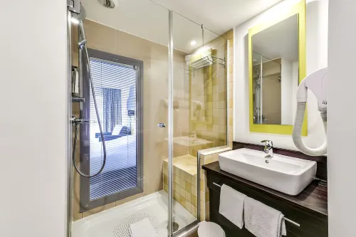 ibis Styles Nice Vieux Port Photos