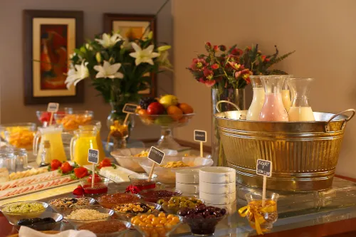 Suites del Bosque Hotel Ăn uống Photos