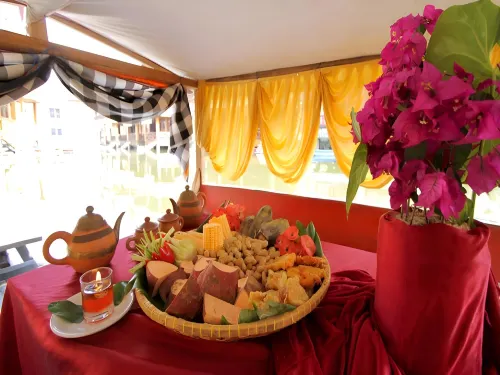 Danau Dariza Resort Hotel - Cipanas Garut Ăn uống Photos