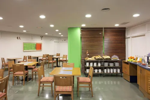 Ramada by Wyndham Madrid Tres Cantos Dining Photos