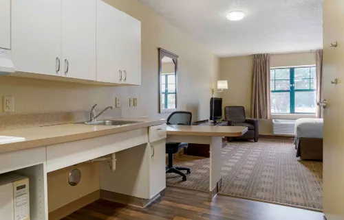 Extended Stay America Suites - Detroit - Madison Heights Photos
