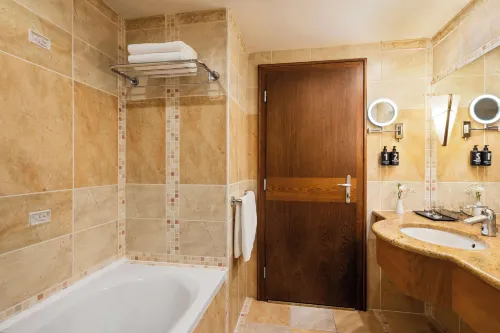 Lindner Hotel Prague Castle Zimmer Photos