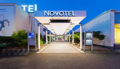 Novotel Poznan Malta Extérieur Photos