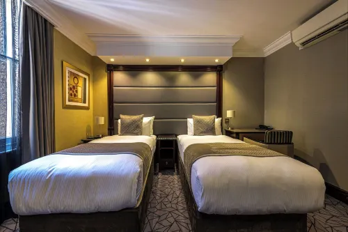 Hyde Park International Rooms Photos