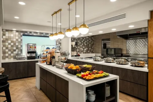 Oxford Suites Redding Dining Photos