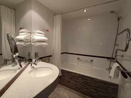Future Inn Cardiff Camere Photos