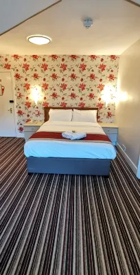 Russell Hotel Rooms Photos