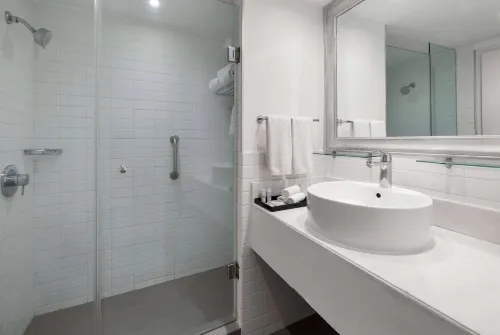 Wyndham Monterrey Ambassador Centro Rooms Photos