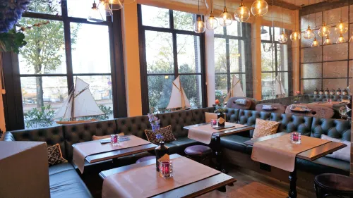 The Hendrick's Hotel Restauration Photos