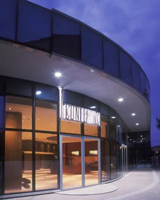 UNA HOTELS T Hotel Cagliari Extérieur Photos