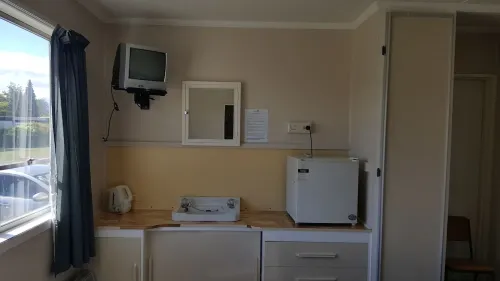 High Country Motel & Backpackers Rooms Photos