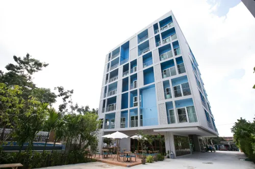 DeeProm Pattaya Hotel Exterior Photos