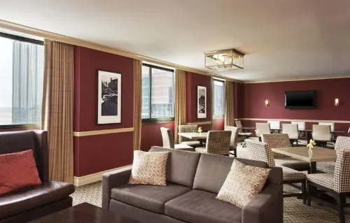 Le Méridien St. Louis Clayton Dining Photos
