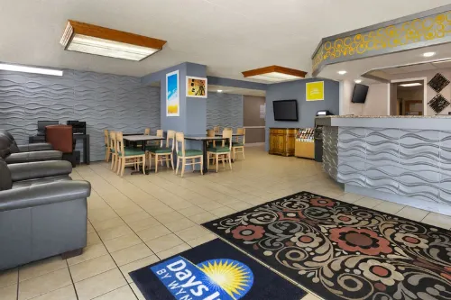 Days Inn & Suites by Wyndham Fort Bragg/Cross Creek Mall Public Areas Photos