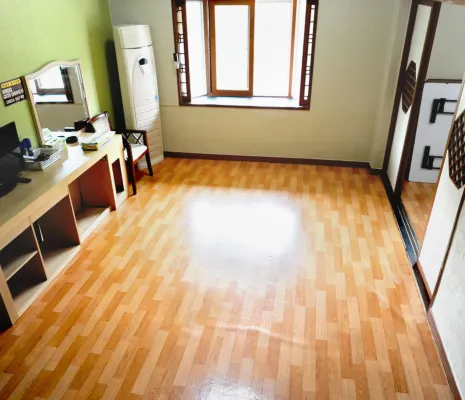 Gurye Little Prince Pension Kamar Photos