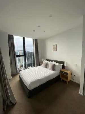 Ramada Suites by Wyndham, Victoria Street West Rooms Photos
