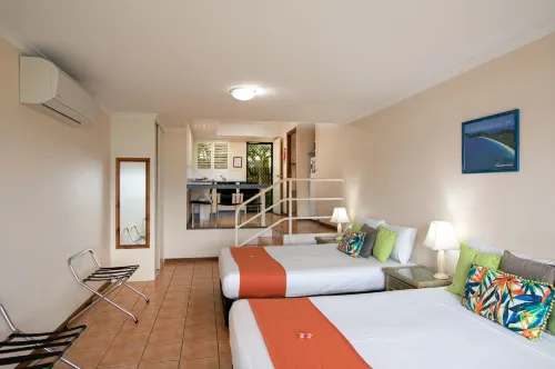 Sunlit Waters Studio Apartments Rooms Photos