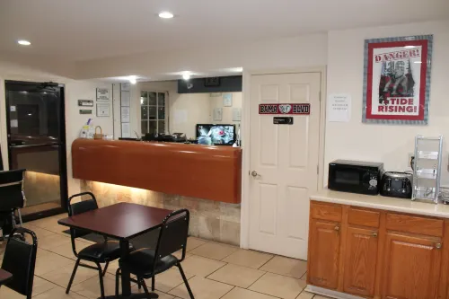 Americas Best Value Inn Tuscaloosa Restauration Photos