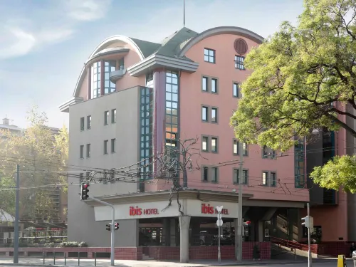 Ibis Budapest Heroes Square Экстерьер Photos